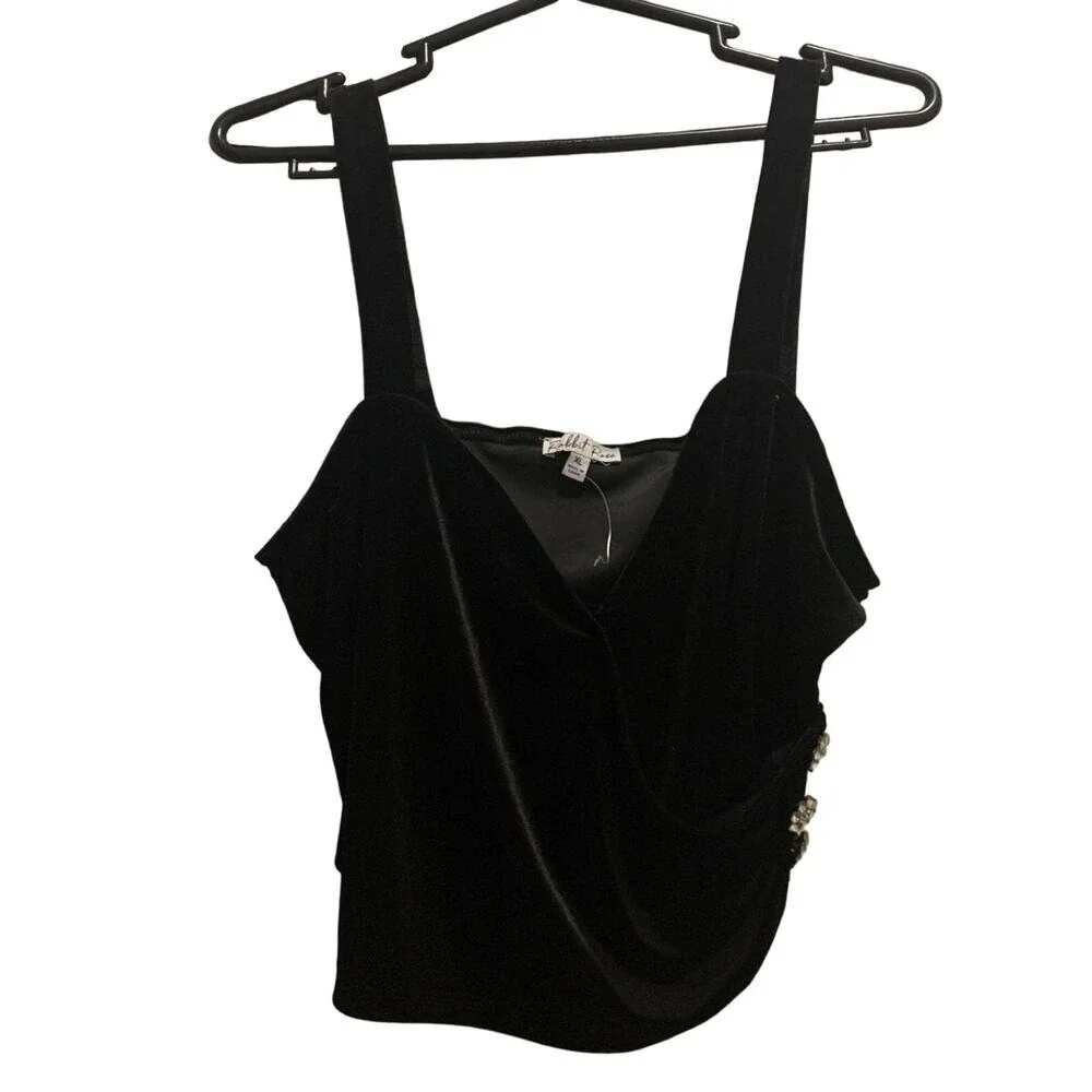 Rabbit Rose Black‎ Velvet Top